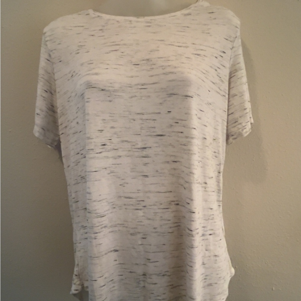 L Old Navy Black and White Stretch Tshirt